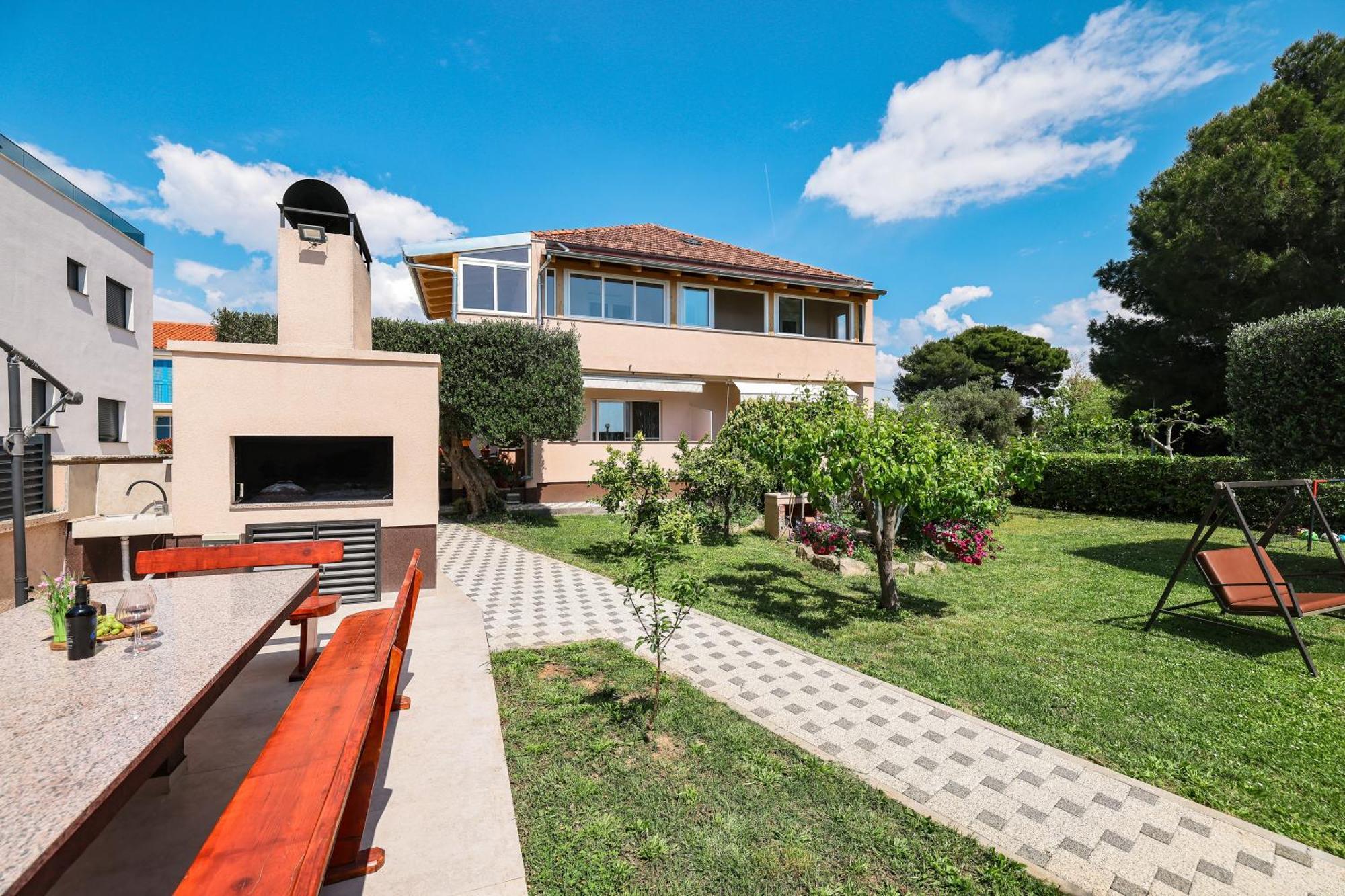 Apartments Becky On A Sandy Beach Without Crowd Sukosan Exterior photo