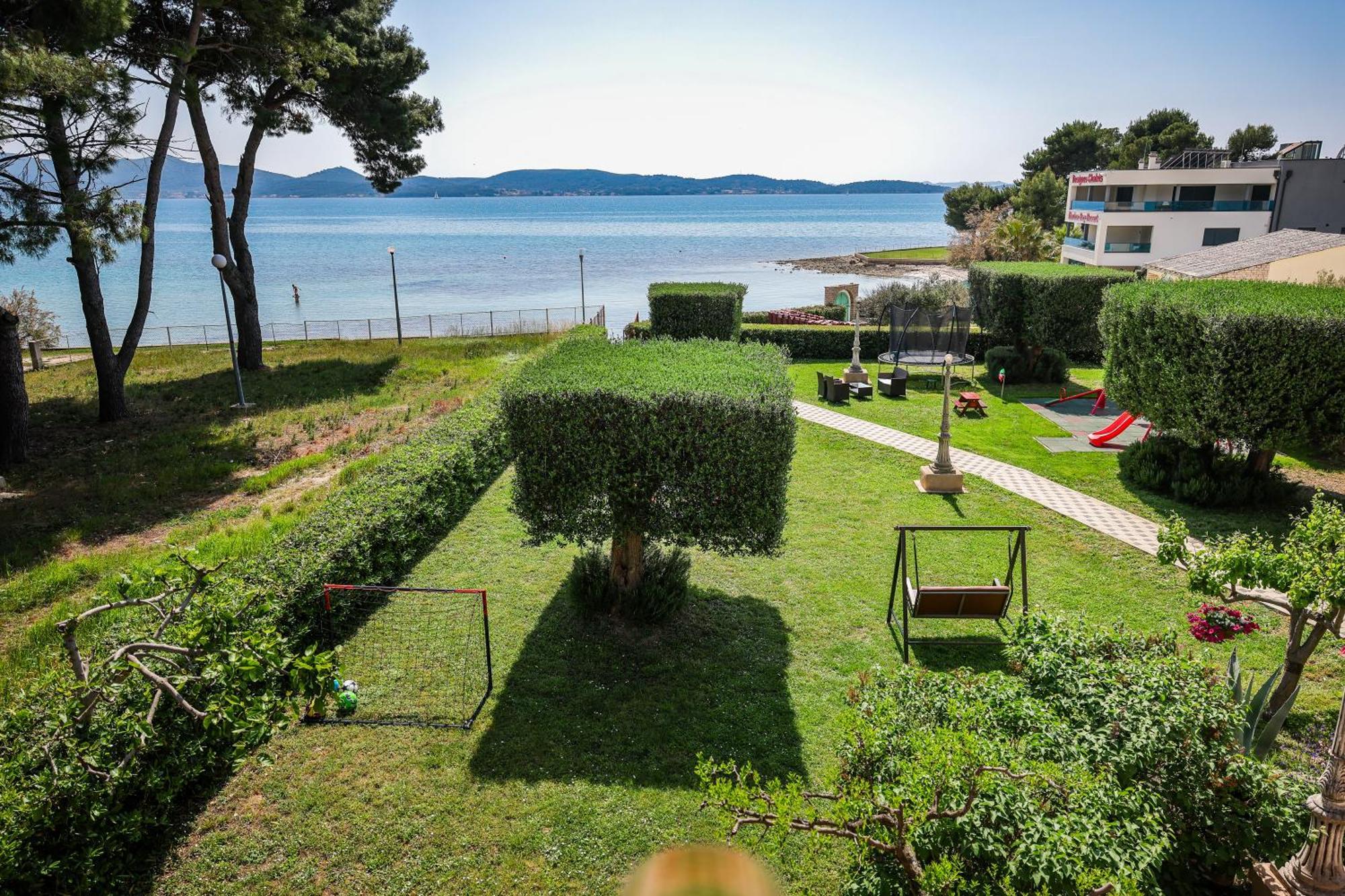 Apartments Becky On A Sandy Beach Without Crowd Sukosan Exterior photo