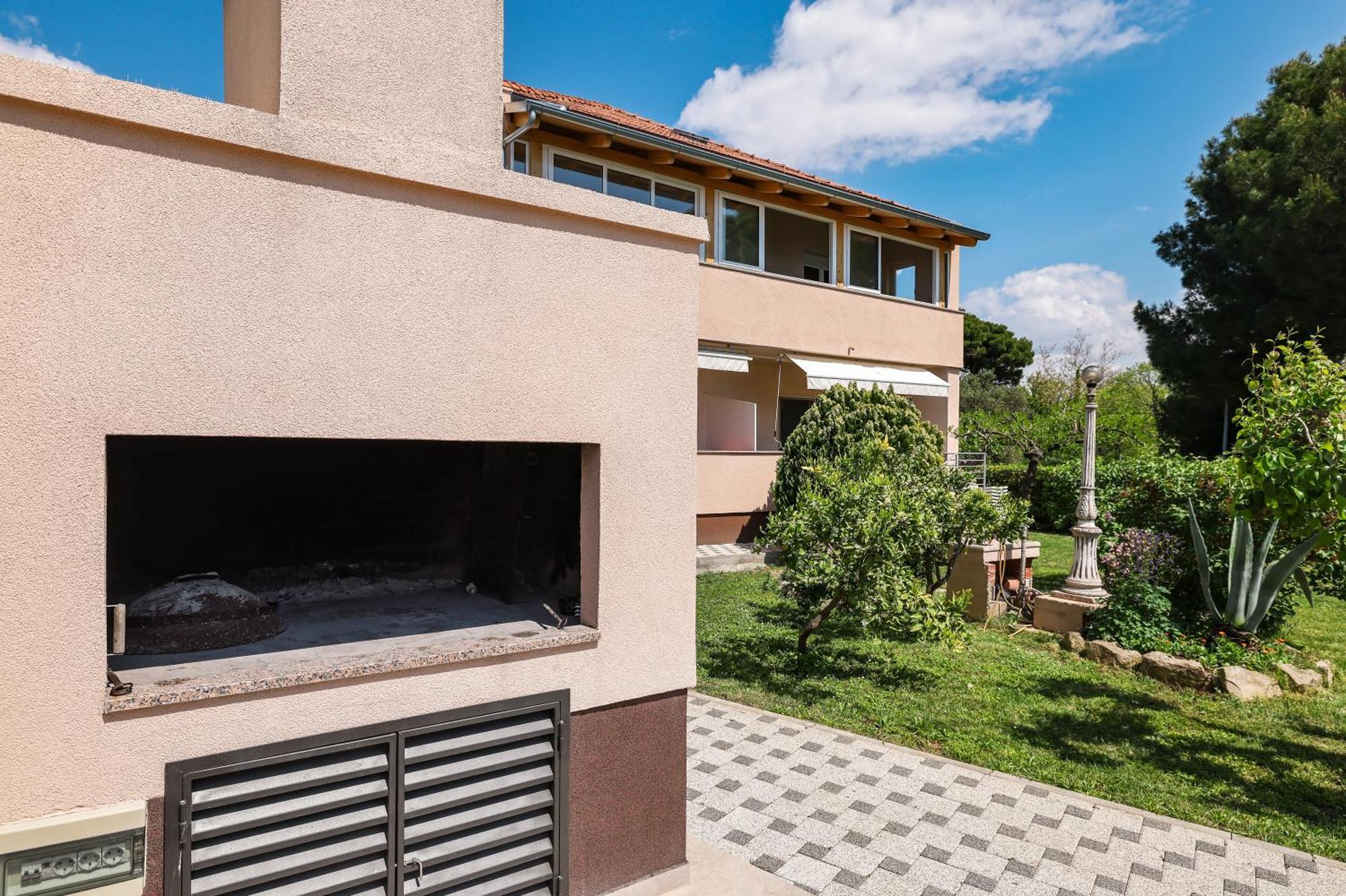 Apartments Becky On A Sandy Beach Without Crowd Sukosan Exterior photo