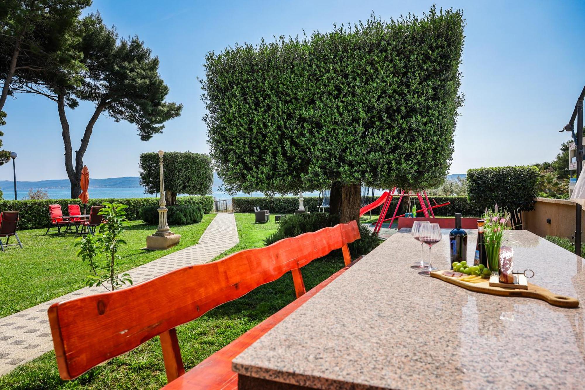 Apartments Becky On A Sandy Beach Without Crowd Sukosan Exterior photo
