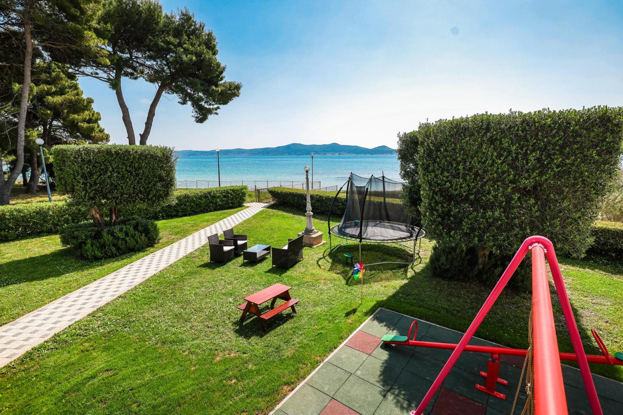 Apartments Becky On A Sandy Beach Without Crowd Sukosan Exterior photo
