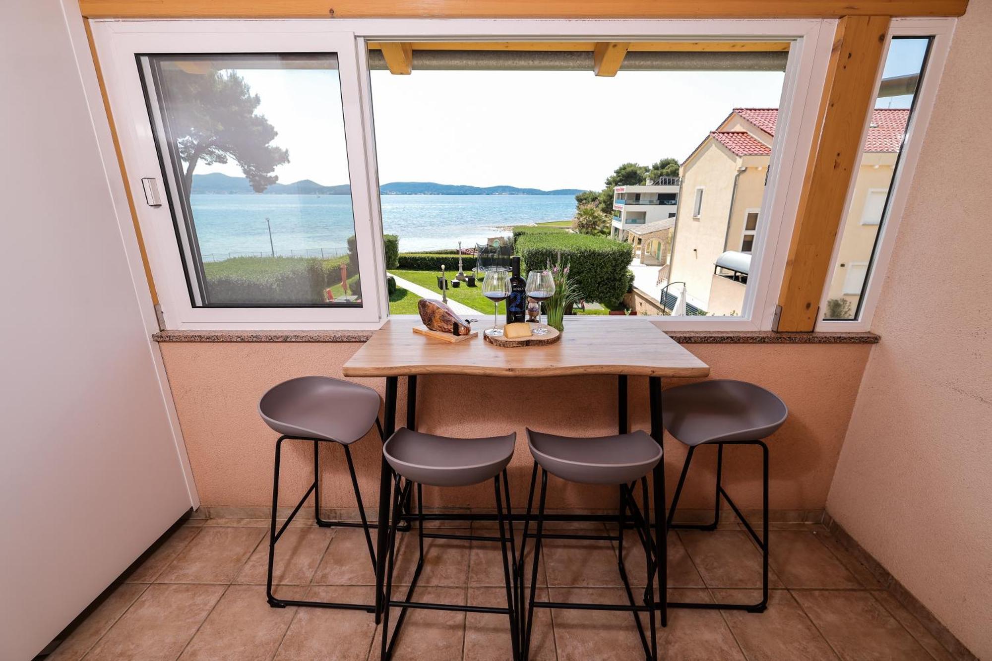 Apartments Becky On A Sandy Beach Without Crowd Sukosan Exterior photo