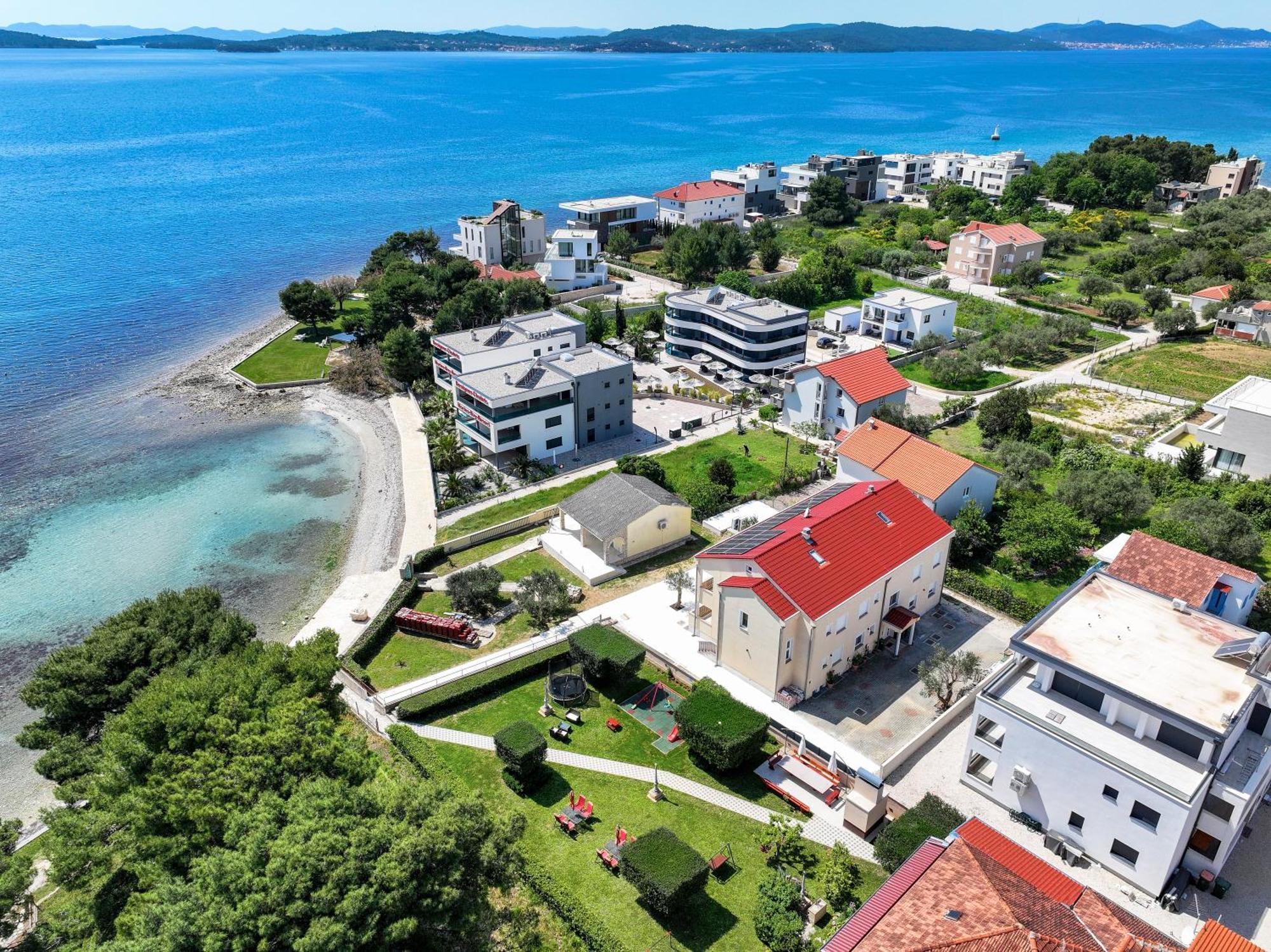 Apartments Becky On A Sandy Beach Without Crowd Sukosan Exterior photo